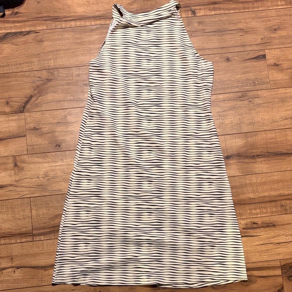 Chic Striped Backless Dress - Picture 4 of 4